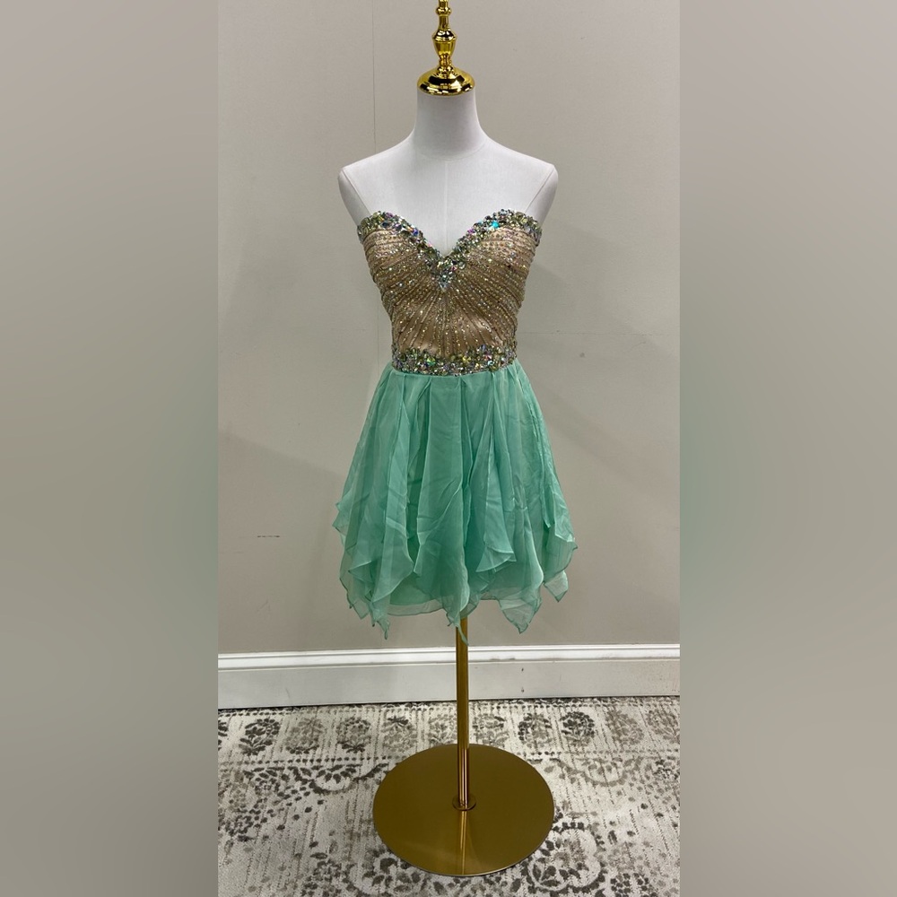 NWT Sherri Hill short dress. Size 10 - Picture 2 of 5